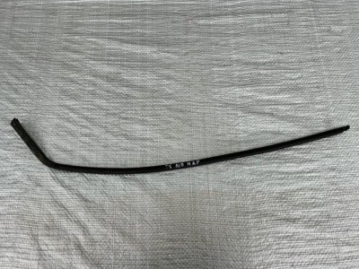 Ущільнювач скла передніх лівих дверей зовнішній VW T5 7H0837703 VAG Фольксваген Т5
