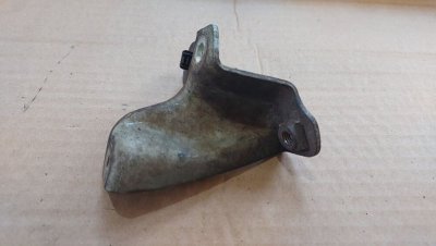 Кронштейн кріплення турбіни малий 2.3 dсi 2010+ бітурбо 144433976R Рено Мастер 3, Опель Мовано, Ніссан NV400