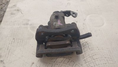 Суппорт задній лівий 440011818R Рено Кенго 2008+