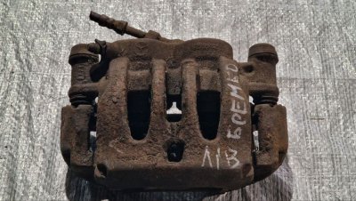 Суппорт передній гальмівний лівий  BREMBO 2003-2010 A0044202883  639 Мерседес Віто