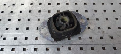 Подушка КПП, двигуна ліва 1.5DCI  2008+ 8200423501 Рено Кенго 2