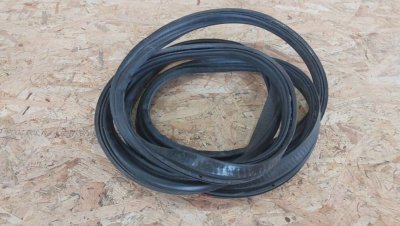 Ущільнювач задньої ляди на кузові 2005-2015 5P8827705C VAG Сеат Алтеа XL