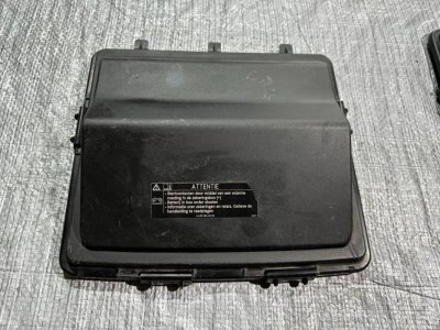 Кришка блоку запобіжників 2003-2010 2.2 CDI OM 646 A6395450003 639 Мерседес Віто