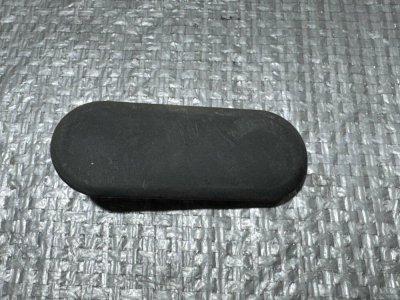 Заглушка капоту зсередини, омивача 1J0955440 VAG Фольксваген-1