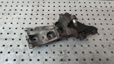 Кронштейн генератора k9k 1.5 dCi 8200473400 Рено Кенго