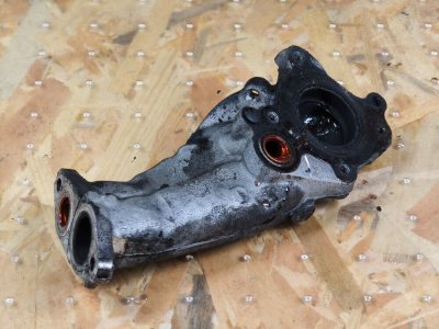 Трубка, патрубок системи ЕГР, EGR 2.2 CDI ОМ651 2009-2014 906 A6511402108 Мерседес Спрінтер