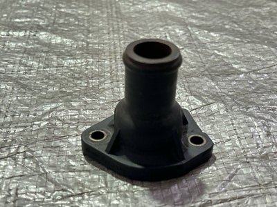 Флянець, тройнік системи охолодження VW T4 026121145E VAG Фольксваген Т4