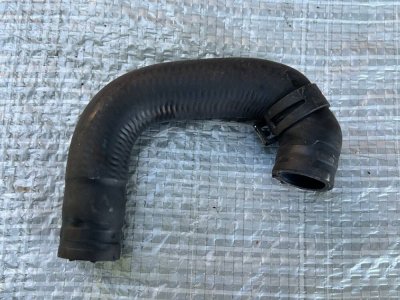 Патрубок системи охолодження VW T5 7H0121058B VAG Фольксваген Т5