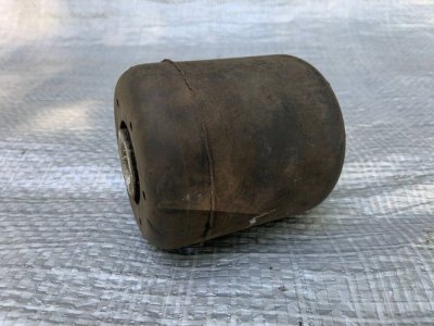 Подушка, опора двигуна, підрамника 2.5 VW T5 7H0499305 VAG Фольксваген Т5