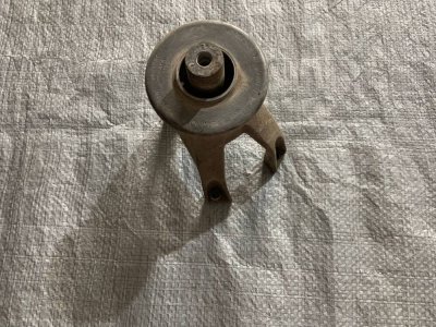 Подушка, опора двигуна задня 2.5 VW T5 7H0199849, 7E0199849 VAG Фольксваген Т5