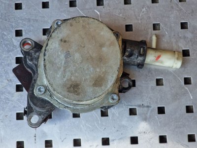 Вакуумний насос 2.3 dсi 2010+ бітурбо 146508418r Рено Мастер 3, Опель Мовано, Ніссан NV400