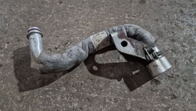 Трубка кондиціонера від випаровувача до компресора 2.2CDI OM646 A6398303015 639 Мерседес Віто