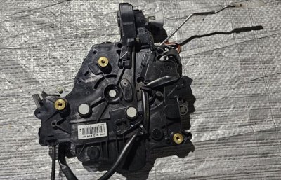 Замок, механізм бокових здвижних дверей правих VW T5  7E0843654AC, 7H0843654DP, 7H0843654BD VAG Фольксваген Транспортер Т5