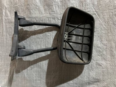 Корпус дзеркала правого механічного на дузі VW T4 701857536 VAG Фольксваген Т4