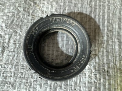 Кільце, кришка відбійника переднього амортизатора 2003-2010 7H0412143B VAG Фольксваген Транспортер Т5