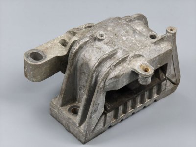Подушка, опора двигуна права 2.0 TFSI BWA 2005-2009  1K0199262M VAG Сеат Алтеа XL