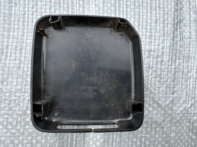 Кришка, заглушка ременю безпеки заднього права T4 703857828 VAG Фольксваген Т4