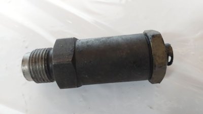Клапан аварійного скидання тиску в паливній рейці, зовнішній 1.9 F046087 Рено Трафік, Опель Віваро, Ніссан Прімастар