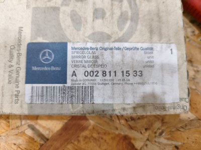 Дзеркальний елемент з підігрівом дзеркала заднього виду ліве A0028111533 Мерседес 906-1