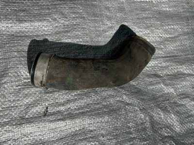Патрубок інтеркулера 2.0 VW T5 7E0145941 VAG Фольксваген Т5