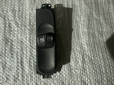 Блок кнопок склопідйомника лівий 2003-2010 2.2 CDI OM 646 A6395451513 639 Мерседес Віто