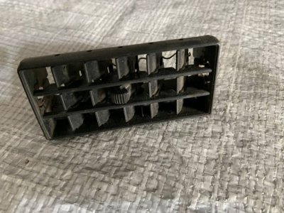 Дефлектор обдуву з панелі, торпеди VW T4 701819719 VAG Фольксваген Т4