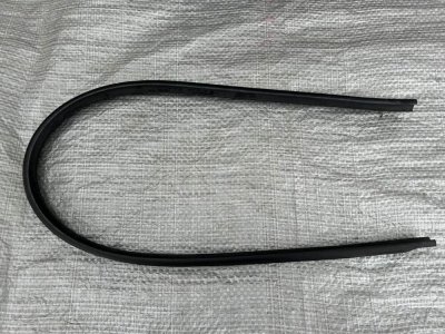 Ущільнювач бокової здвижної дерки верхній T4 1990-2003 7D0843793 VAG Фольксваген Т4