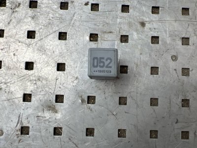 Реле 052 багатофункціональне 180512B A0035421619 Мерседес-1