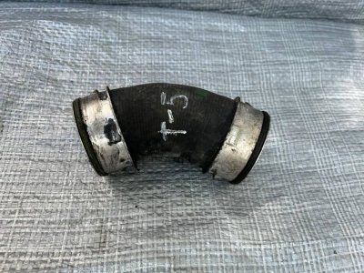 Патрубок інтеркулера лівий нижній 1.9 VW T5 7H0145790E VAG Фольксваген Т5