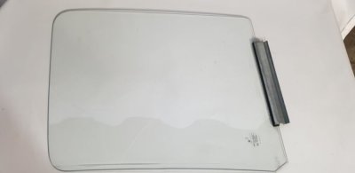 Скло дверей передніх лівих підйомне A9017200318, A9017200918 1996-2006 Мерседес Спрінтер 903