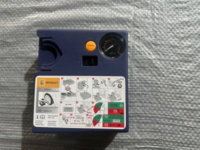 Автомобільний компресор для підкачування шин Active Tools DK8660