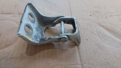 Петля, завіс передньої дверки верх 115113402, 8200387018 Рено Кенго 2,3, Мерседес Сітан