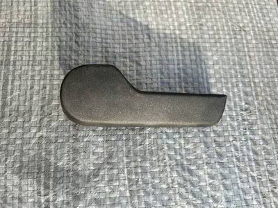 Ручка відкривання капоту (чорна ) VW T5 7E1823533 VAG Фольксваген Т5-1