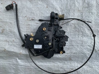 Замок, механізм здвижних дверей правих електричний VW T5 7H0843654CN VAG Фольксваген Транспортер Т5