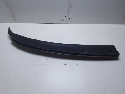 Жабо, пластик під лобове скло правий A6386270401 638 Мерседес Віто-1