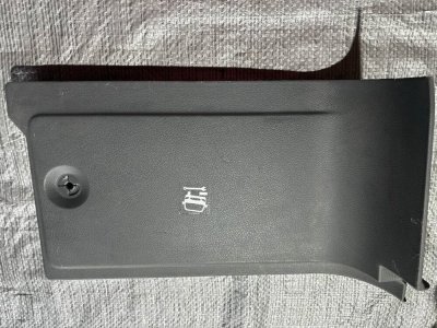 Кришка, заглушка тумби правого сидіння сіра 2003-2010 2.2 CDI OM 646 A6396600909 639 Мерседес Віто