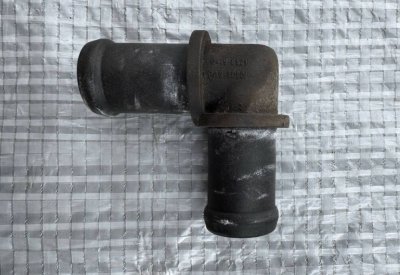 Зєднувач, коліно системи охолодження T4 04198521 VAG Фольксваген Т4