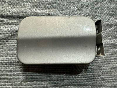 Лючок паливного баку (колір уточнюйте) 1996-2003 A6387500303 638 Мерседес Віто