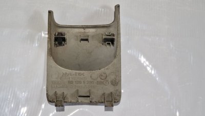Заглушка, кришка діагностичного роз'єму 8200125567 Рено Трафік, Опель Віваро, Ніссан Прімастар-1