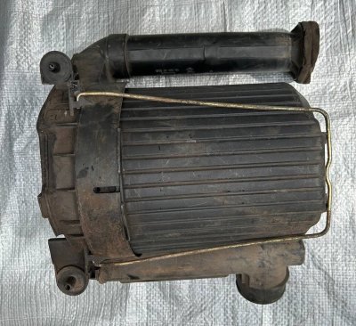 Корпус повітряного фільтру VW T4 044129607T VAG Фольксваген Т4