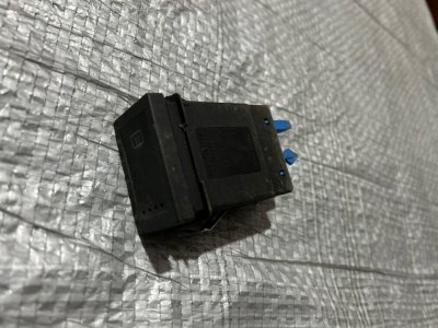 Кнопка увімкнення підігріву скла горизонтальна 4 піна VW T4 7D0959621 VAG Фольксваген Т4