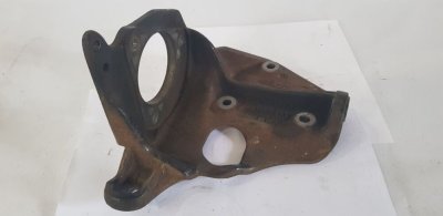Кронштейн ТНВД, паливної апаратури 2.5TDI 1996-2006 074130147C Фольксваген ЛТ, Т4-1