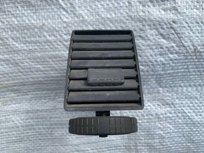 Дефлектор в панель лівий центральний VW T5 7H0815705C VAG Фольксваген Т5
