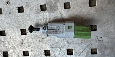 Жабка, лягушка, датчик педалі зчеплення 2 піна 8200276360 Рено Кенго 2