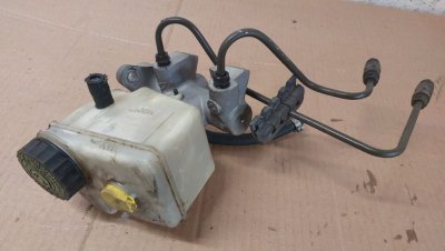 Головний гальмівний циліндр з бачком і трубками 3.0 повний привід 3' E46 M57 універсал 34316751442, 34326751589, 34326754837, 34326754840 БМВ, BMW