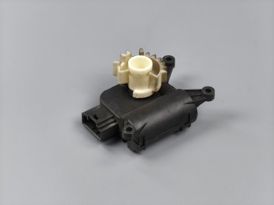 Привод, моторчик заслонки печки 1K0907511D, 0132801337 VAG Фольксваген