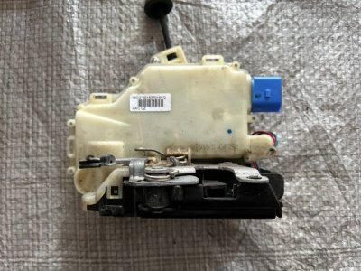 Замок передніх правих дверей електро VW T5 3B1837016CQ VAG Фольксваген Т5