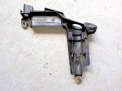 Кронштейн під фару лівий 3.0 повний привід 3' E46 M57 універсал 1301073017 БМВ, BMW