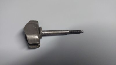 Гвинт, болт фіксації ящика домкрата 995141500R Рено Трафік 3, Опель Віваро, Ніссан Прімастар