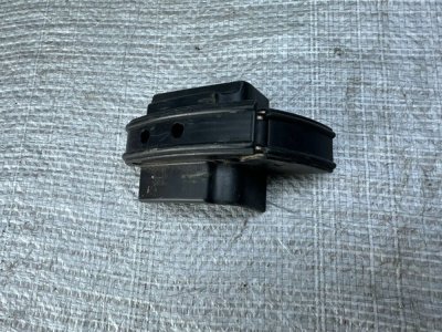 Фиксатор ограничителя задней левой двери 9624055080 Citroën Berlingo, Peugeot Partner-1